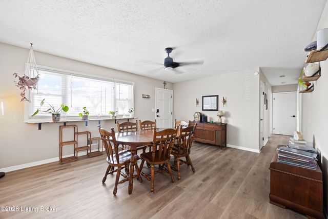 9806 Caven Ave, Louisville, KY 40229