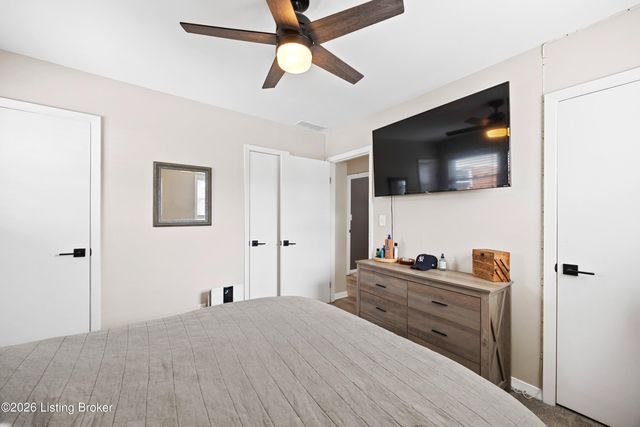 9806 Caven Ave, Louisville, KY 40229