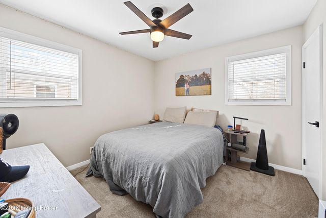 9806 Caven Ave, Louisville, KY 40229