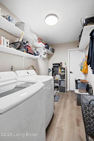 9806 Caven Ave, Louisville, KY 40229