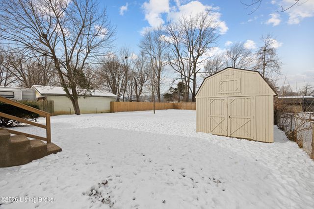 9806 Caven Ave, Louisville, KY 40229