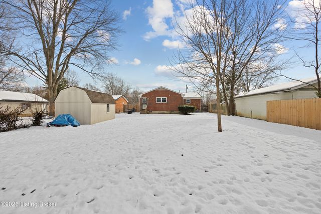 9806 Caven Ave, Louisville, KY 40229