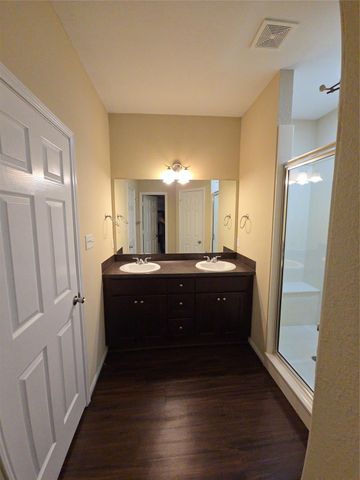 8205 Claiborne, Houston, TX 77078