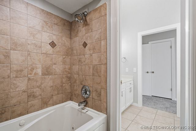 3310 E 68th Place 4, Tulsa, OK 74136