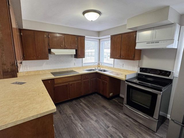 921 W Grand Avenue, Beloit, WI 53511