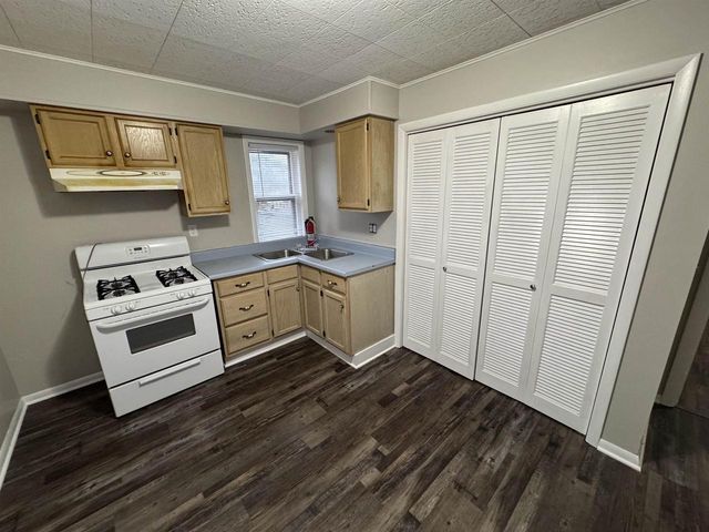 921 W Grand Avenue, Beloit, WI 53511