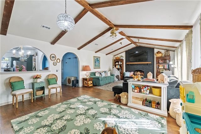 9 NW K Place, Bentonville, AR 72712