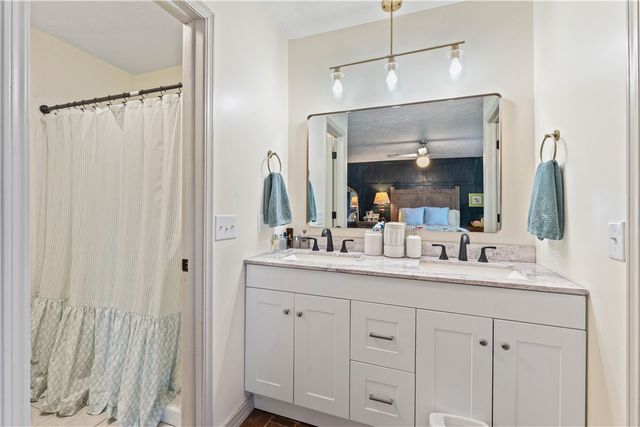 9 NW K Place, Bentonville, AR 72712