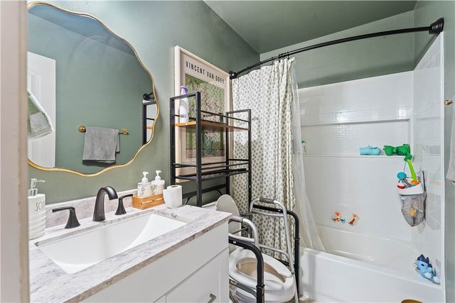 9 NW K Place, Bentonville, AR 72712