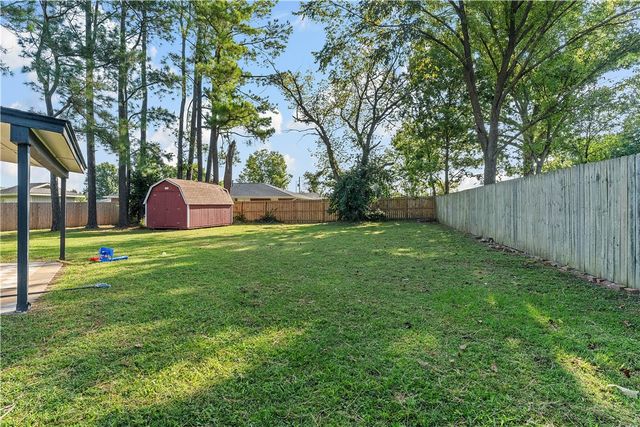 9 NW K Place, Bentonville, AR 72712