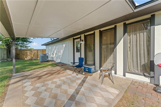 9 NW K Place, Bentonville, AR 72712