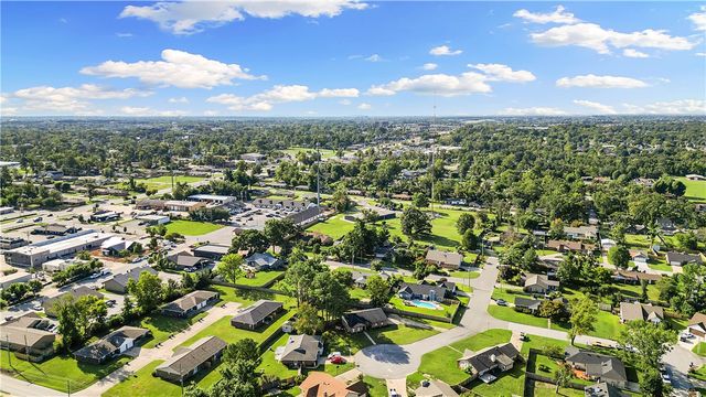 9 NW K Place, Bentonville, AR 72712