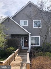 20 LANTERN LN #20, Chesterbrook, PA 19087