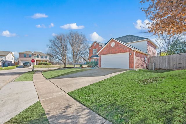 332 Cortland Circle, Roanoke, TX 76262