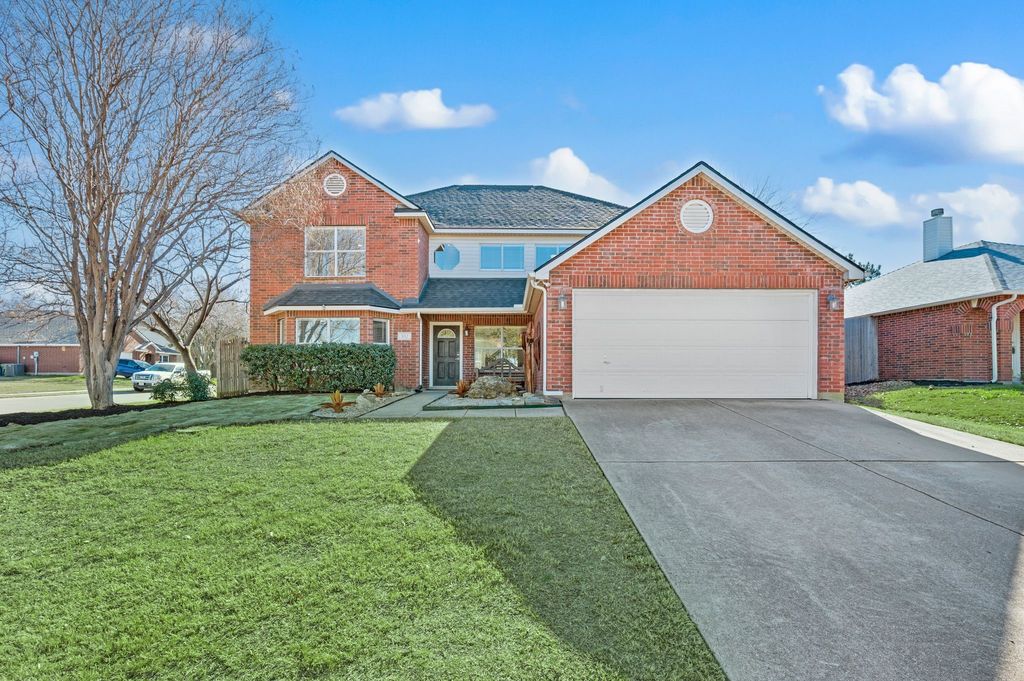 332 Cortland Circle, Roanoke, TX 76262