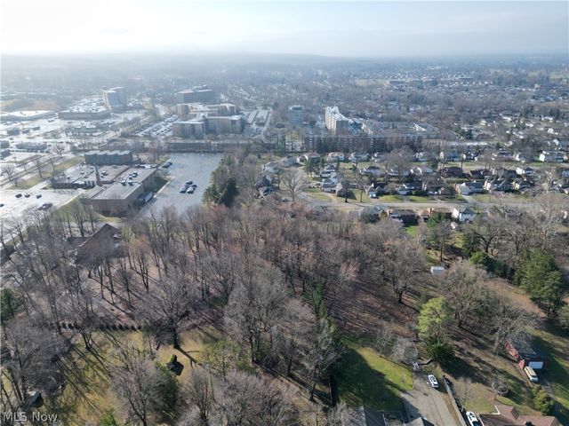 9272 W Ridgewood Drive, Parma Heights, OH 44130