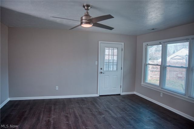 9272 W Ridgewood Drive, Parma Heights, OH 44130