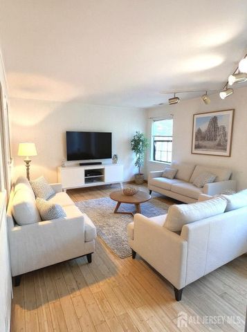 18 Adams Court, East Brunswick, NJ 08816