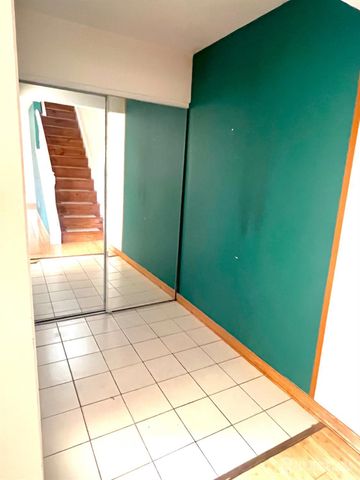 18 Adams Court, East Brunswick, NJ 08816