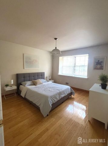 18 Adams Court, East Brunswick, NJ 08816