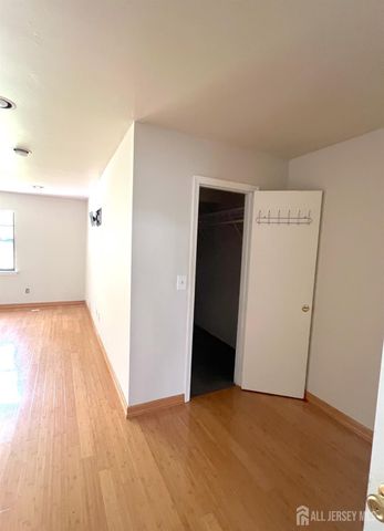 18 Adams Court, East Brunswick, NJ 08816