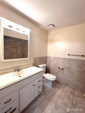 18 Adams Court, East Brunswick, NJ 08816