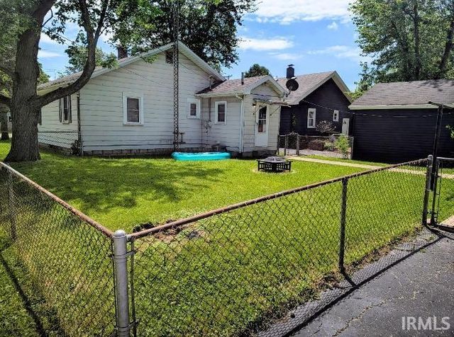 2318 E 8th Street, Muncie, IN 47304