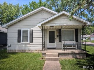 2318 E 8th Street, Muncie, IN 47304
