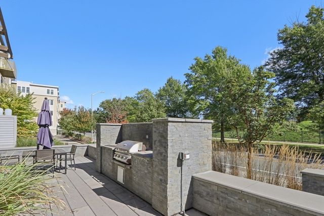 77 New 205, Cambridge, MA 02138