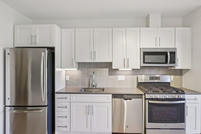77 New 205, Cambridge, MA 02138