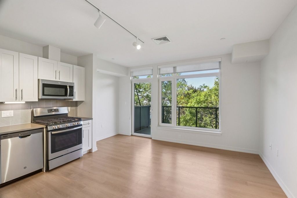 77 New 205, Cambridge, MA 02138