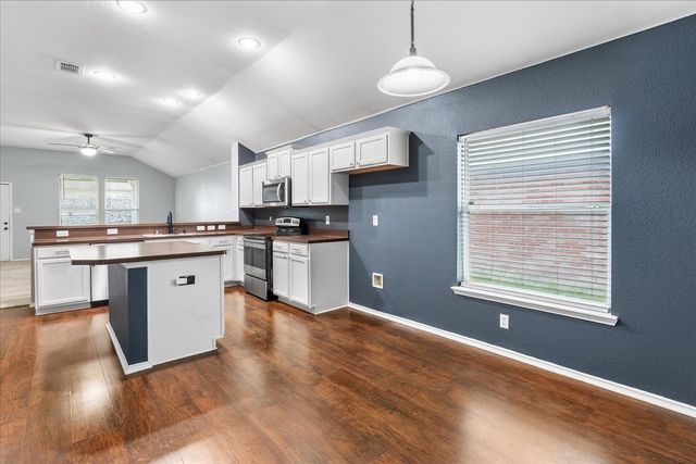 1028 Kimbro Drive, Forney, TX 75126