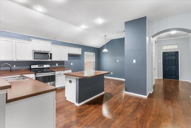 1028 Kimbro Drive, Forney, TX 75126