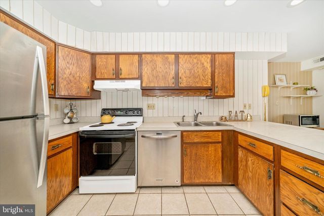 10265 WINDSTREAM DR, Columbia, MD 21044