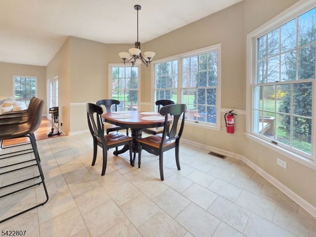 17 Mullen Ln, Lafayette Twp., NJ 07848