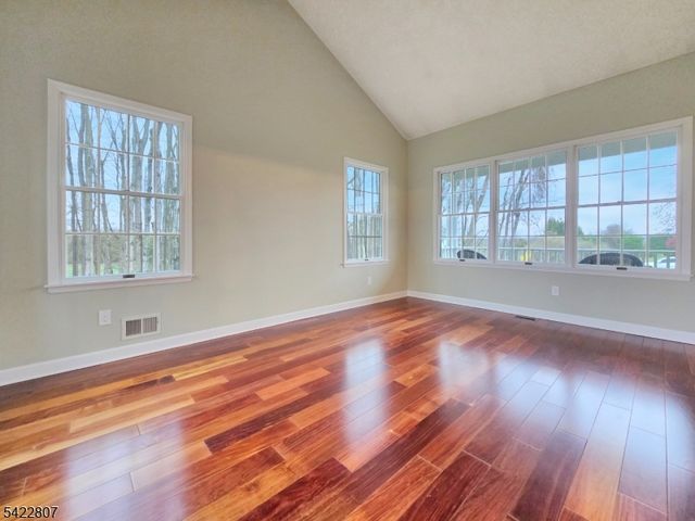 17 Mullen Ln, Lafayette Twp., NJ 07848