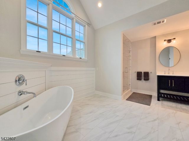 17 Mullen Ln, Lafayette Twp., NJ 07848