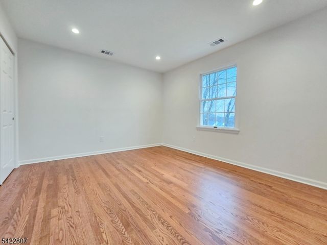 17 Mullen Ln, Lafayette Twp., NJ 07848