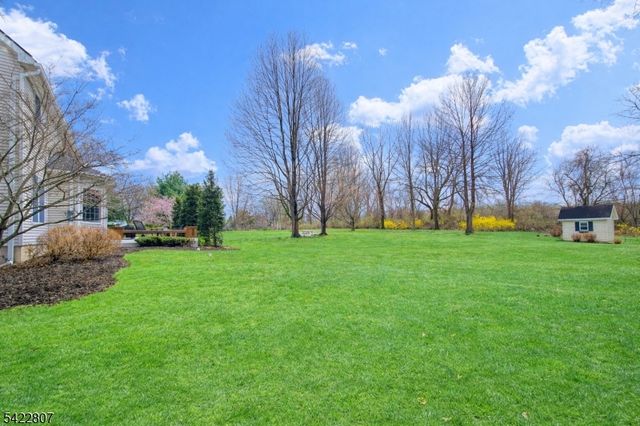 17 Mullen Ln, Lafayette Twp., NJ 07848