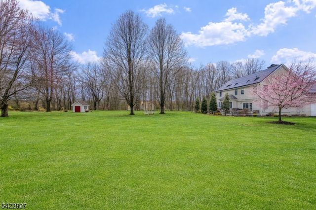 17 Mullen Ln, Lafayette Twp., NJ 07848