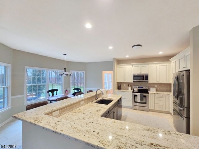 17 Mullen Ln, Lafayette Twp., NJ 07848