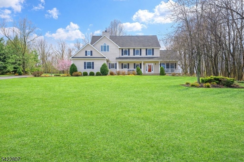 17 Mullen Ln, Lafayette Twp., NJ 07848