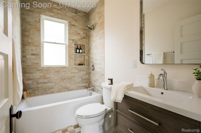 2160 Holcomb Street, Detroit, MI 48214