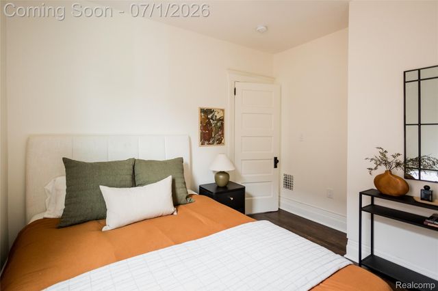2160 Holcomb Street, Detroit, MI 48214