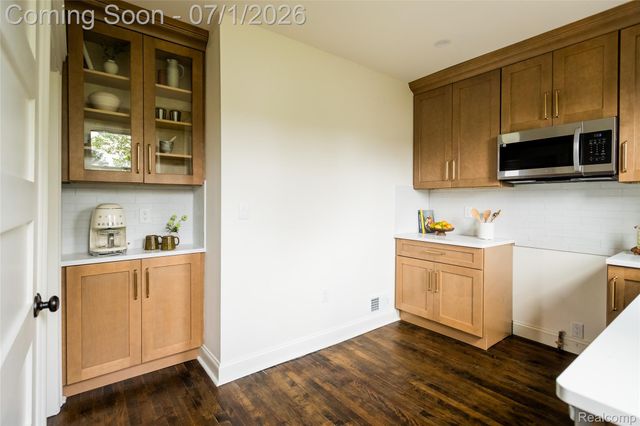 2160 Holcomb Street, Detroit, MI 48214