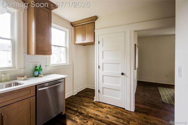 2160 Holcomb Street, Detroit, MI 48214