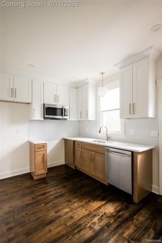 2160 Holcomb Street, Detroit, MI 48214