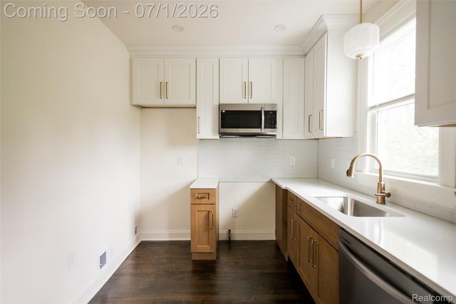 2160 Holcomb Street, Detroit, MI 48214