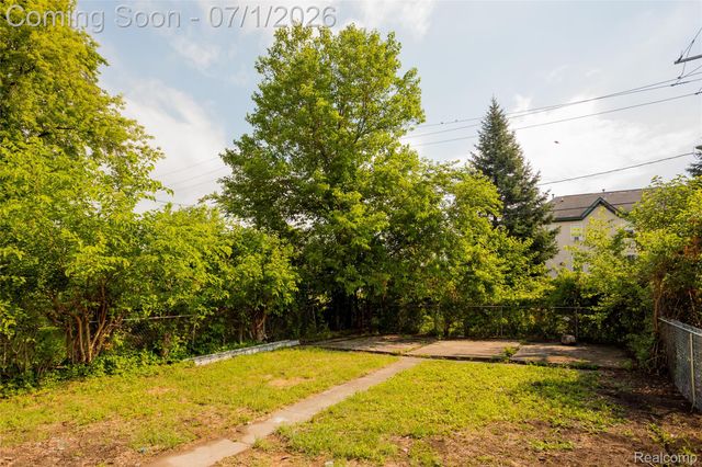 2160 Holcomb Street, Detroit, MI 48214