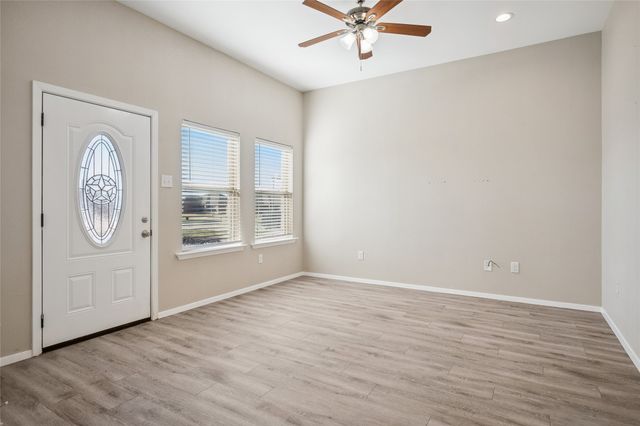 516-518 Wood Drive, Gunter, TX 75058